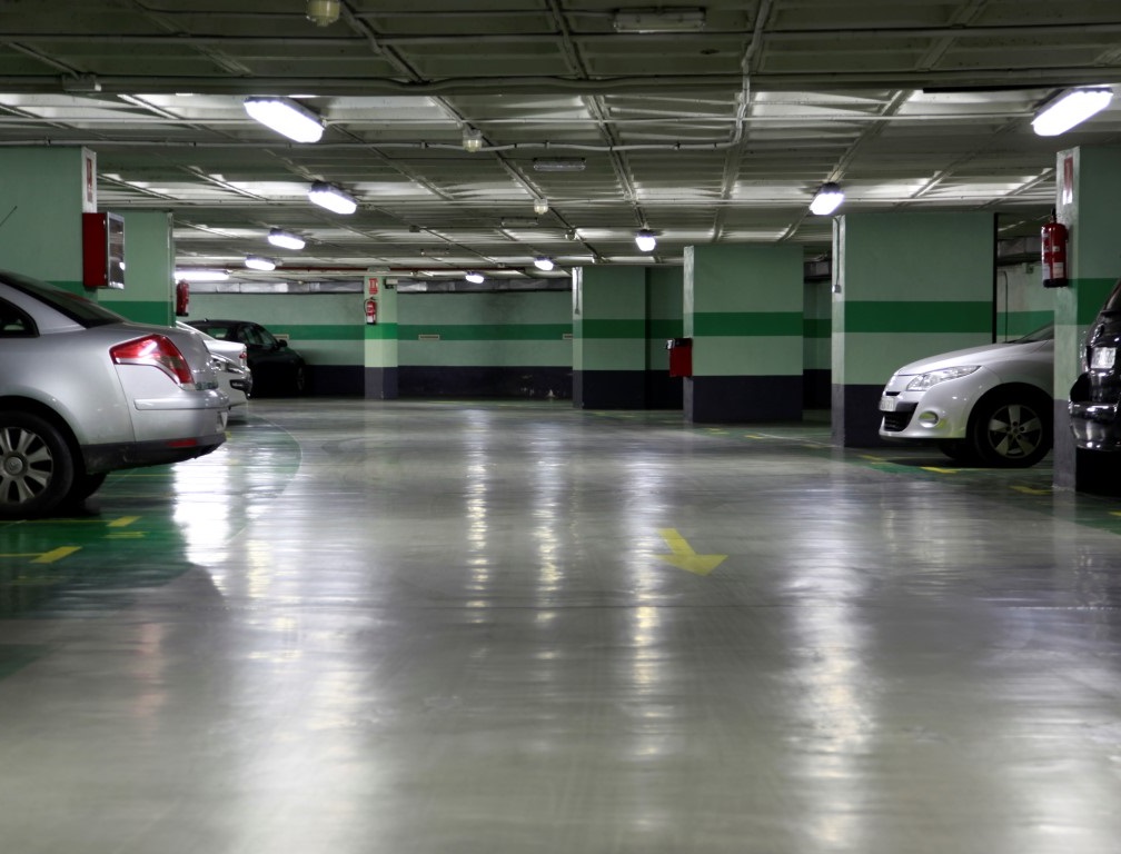 Interior parking Edificio Europa
